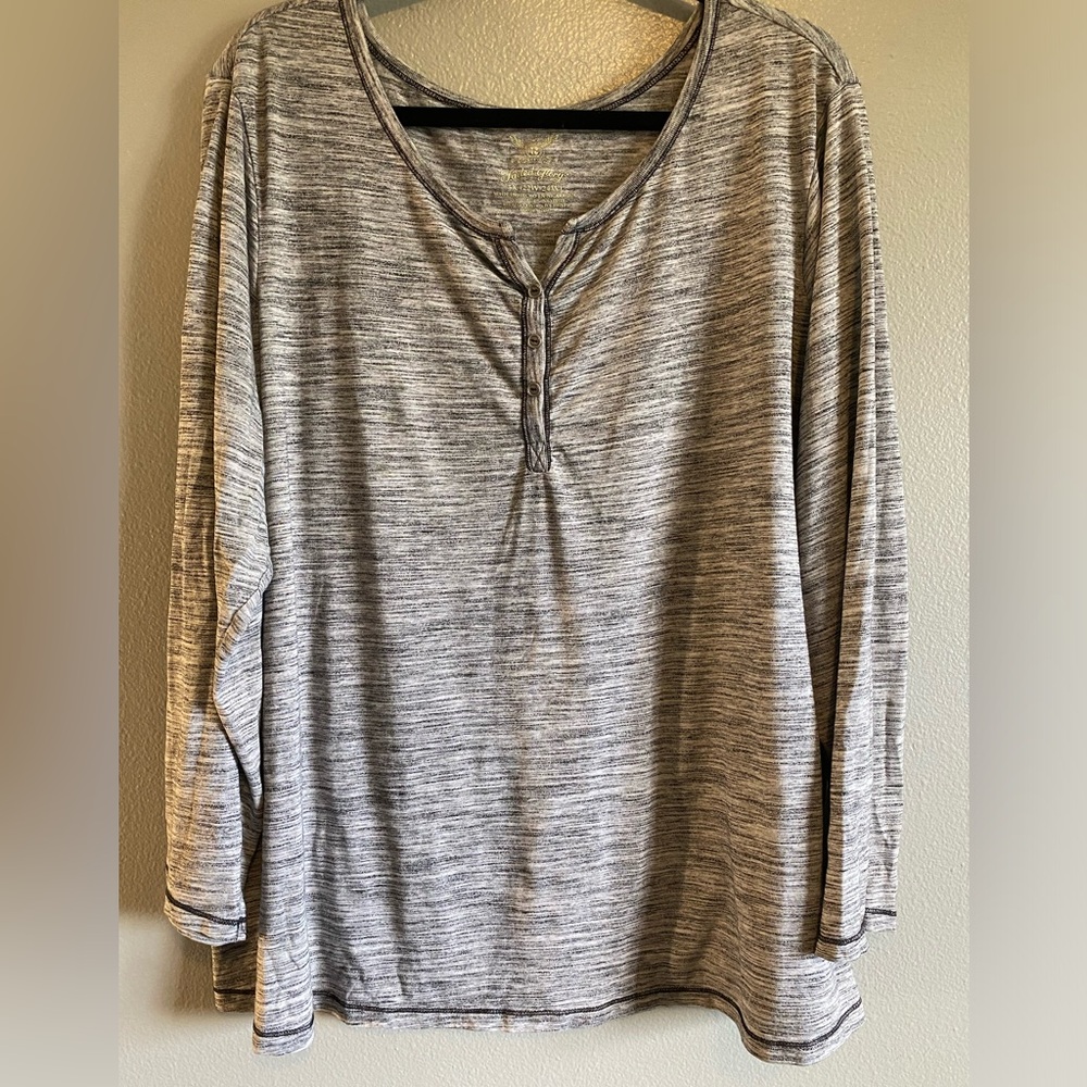 Faded Glory size 3X (22W-24W) salt and pepper colored long sleeve knit shirt
